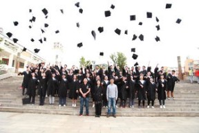 开云体育官网登入-校园体育活动对学生心理健康促进研究，学校体育对学生心理发展的作用表现在哪些方面