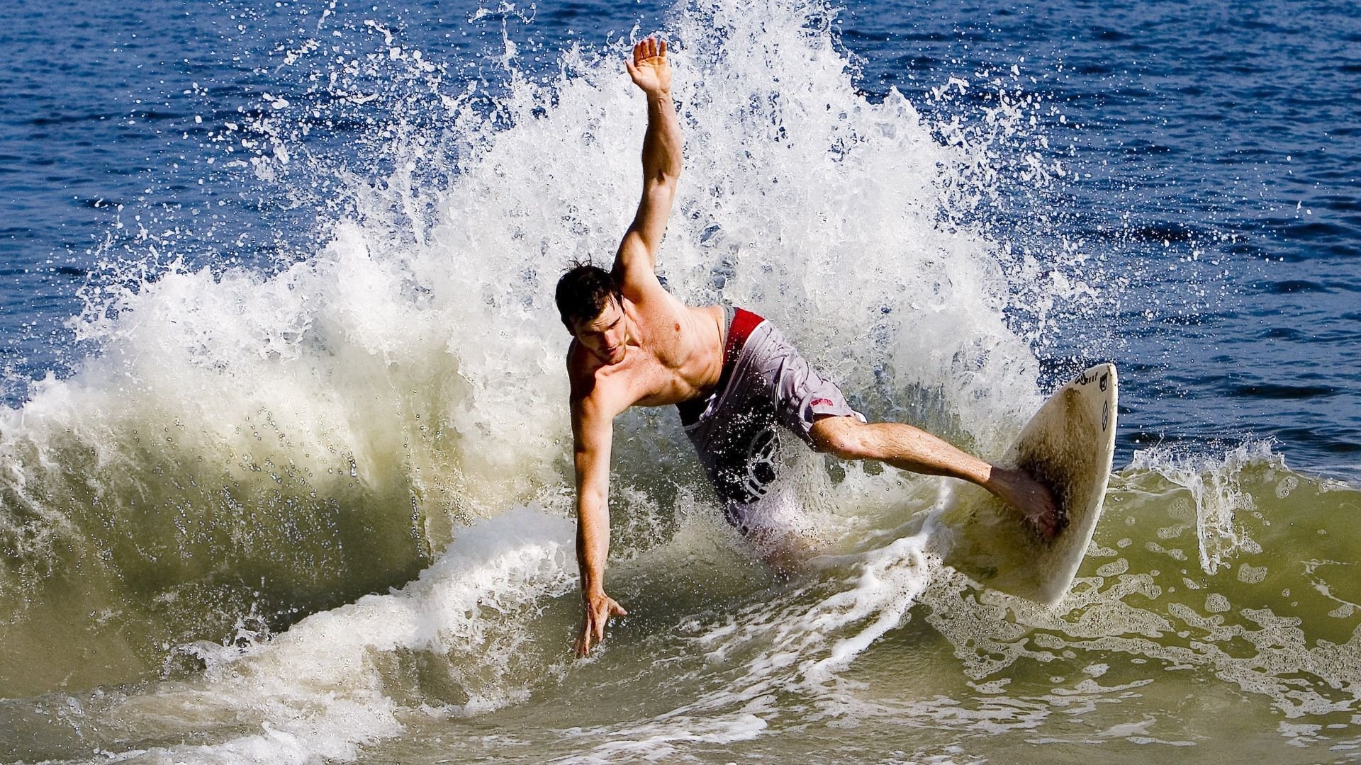 电竞职业选手收入大幅提升，电竞职业选手月薪多少